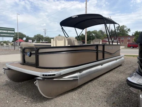 Photos of 2027 PREMIER SUNSCAPE 220 RF 90HP BUNK TRAILER for sale in Fargo, ND at McLaughlin's RV and Marine - Fargo