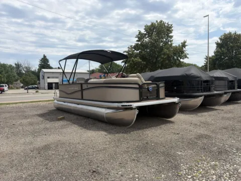 More photos of 2027 PREMIER SUNSCAPE 220 RF 90HP BUNK TRAILER at McLaughlin's RV and Marine - Fargo, ND
