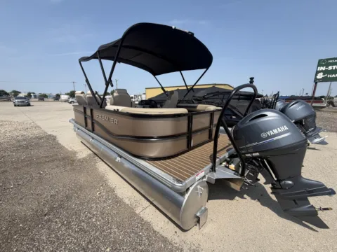 More photos of 2027 PREMIER SUNSCAPE 200 RF 115HP BUNK TRAILER at McLaughlin's RV and Marine - Fargo, ND