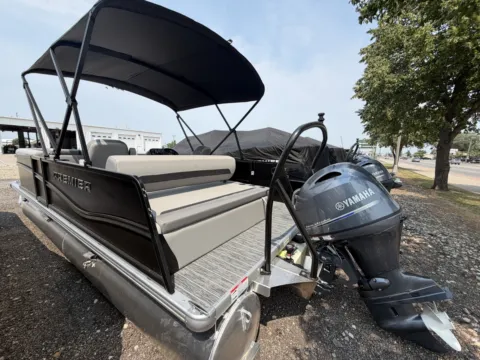 More photos of 2027 PREMIER SUNSCAPE 200 RL 90HP BUNK TRAILER at McLaughlin's RV and Marine - Fargo, ND