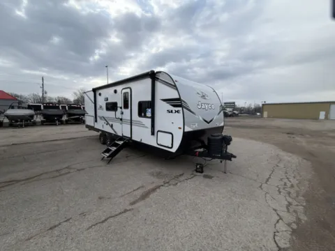 Photos of 2026 Jayco JAY FLIGHT SLX 261BHS for sale in Fargo, ND at McLaughlin's RV and Marine - Fargo
