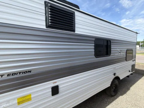 More photos of 2027 Jayco JAY FLIGHT 170BH SE at McLaughlin's RV and Marine - Fargo, ND