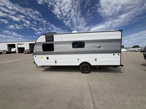 Photos of 2027 Jayco JAY FLIGHT 172DB for sale in Fargo, ND at McLaughlin's RV and Marine - Fargo