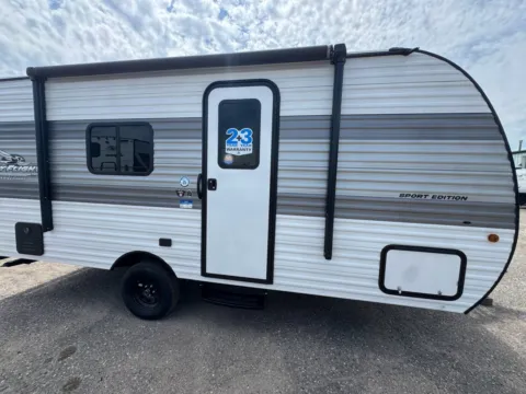 Another view of 2027 Jayco JAY FLIGHT SLX 170FQ SE for sale in Fargo, ND at McLaughlin's RV and Marine - Fargo