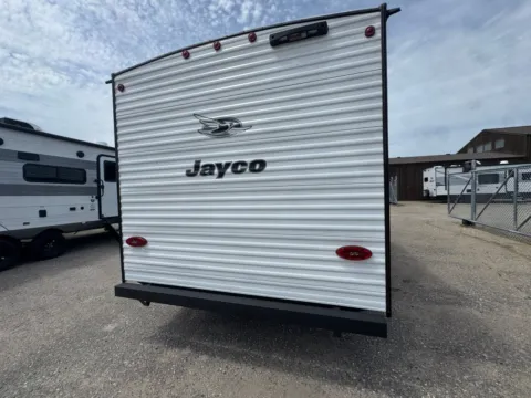 More photos of 2027 Jayco JAY FLIGHT SLX 170FQ SE at McLaughlin's RV and Marine - Fargo, ND