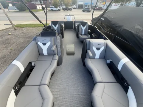 Photos of 2027 EVOTTI 500 SERIES 521QL TRIPLE 200HP BUNK TRAILER for sale in Fargo, ND at McLaughlin's RV and Marine - Fargo
