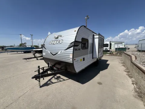More photos of 2026 Jayco JAY FLIGHT SLX 180LK at McLaughlin's RV and Marine - Fargo, ND