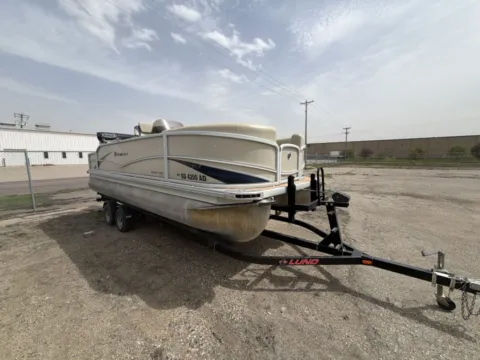 Photos of 2017 PREMIER 220 GEMINI 90HP BUNK TRAILER for sale in Fargo, ND at McLaughlin's RV and Marine - Fargo