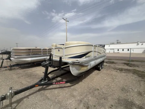 More photos of 2017 PREMIER 220 GEMINI 90HP BUNK TRAILER at McLaughlin's RV and Marine - Fargo, ND