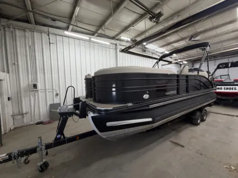 Another view of 2021 HARRIS SUNLINER 230 SLDH 115HP PRO XS BUNK TRAILER for sale in Fargo, ND at McLaughlin's RV and Marine - Fargo