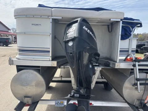 More photos of 2003 WEERES SPORTSMAN DELUXE 200-23 60HP BUNK TRAILER at McLaughlin's RV & Marine - Detroit Lakes, MN