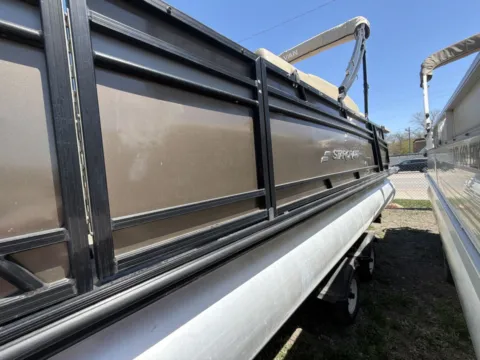 Photos of 2019 SMOKERCRAFT STARCRAFT CX23 E 115HP BUNK TRAILER for sale in Fargo, ND at McLaughlin's RV and Marine - Fargo