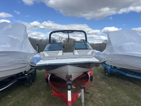 Photos of 2015 SUPREME S21 for sale in Detroit Lakes, MN at McLaughlin's RV & Marine - Detroit Lakes