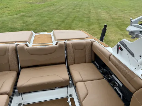 More photos of 2022 MALIBU M220 at McLaughlin's RV & Marine - Brainerd, MN