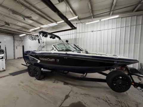 More photos of 2015 MASTERCRAFT X30 at McLaughlin's RV and Marine - Fargo, ND