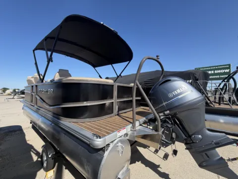 More photos of 2027 PREMIER SUNSCAPE 200 RF 115HP BUNK TRAILER at McLaughlin's RV and Marine - Fargo, ND