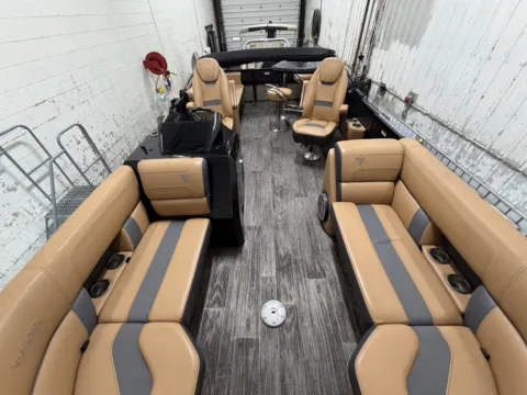 Unknown 2023 VIAGGIO DIAMENTE 23B 140HP BUNK TRAILER for sale in Fargo, ND