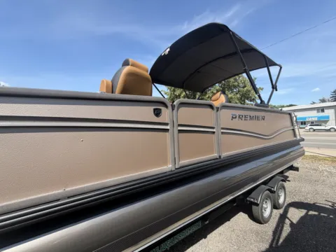 More photos of 2027 PREMIER SUNSATION 250 RL 150HP BUNK TRAILER at McLaughlin's RV and Marine - Fargo, ND
