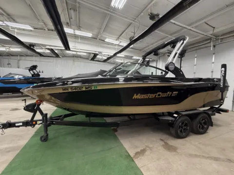 Another view of 2025 MASTERCRAFT XT23 for sale in Fargo, ND at McLaughlin's RV and Marine - Fargo