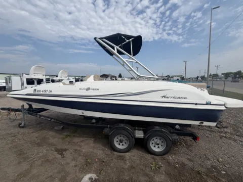 Unknown 2015 HURRICANE 202 SPORT 4.3L for sale in Fargo, ND