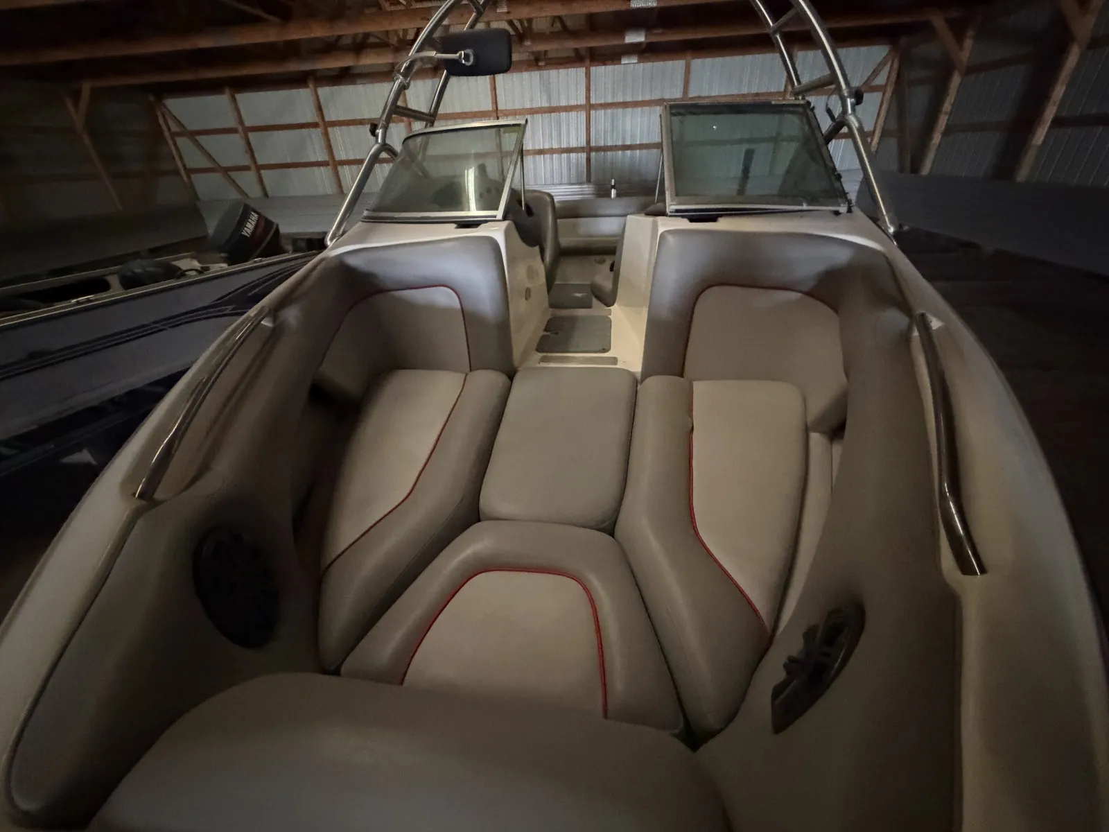 Photos of 2005 CENTURION AVALANCHE 22 for sale in Fargo, ND at McLaughlin's RV and Marine - Fargo