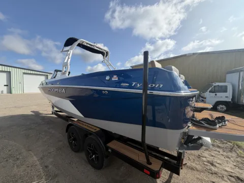 More photos of 2027 MOOMBA TYKON at McLaughlin's RV and Marine - Fargo, ND