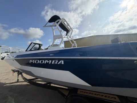 More photos of 2027 MOOMBA TYKON at McLaughlin's RV and Marine - Fargo, ND