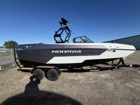 Photos of 2027 MOOMBA MAX for sale in Fargo, ND at McLaughlin's RV and Marine - Fargo