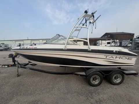 Unknown 2008 TRACKER TAHOE Q6 for sale in Fargo, ND