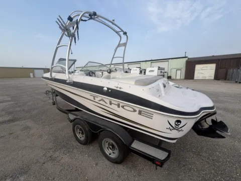 Another view of 2008 TRACKER TAHOE Q6 for sale in Fargo, ND at McLaughlin's RV and Marine - Fargo