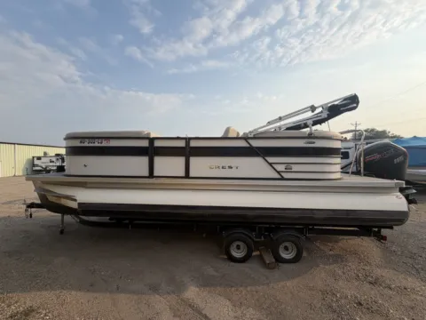 Another view of 2022 CREST CREST 220 SLC 115HP MERC TRAILER LEGS for sale in Fargo, ND at McLaughlin's RV and Marine - Fargo