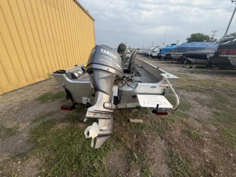 More photos of 2011 ALUMACRAFT CLASSIC 165 50HP YAMAHA TRAILER COVER at McLaughlin's RV and Marine - Fargo, ND