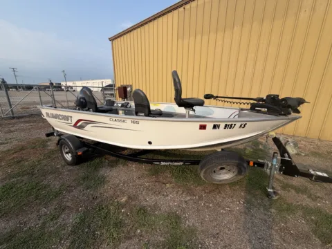 Another view of 2011 ALUMACRAFT CLASSIC 165 50HP YAMAHA TRAILER COVER for sale in Fargo, ND at McLaughlin's RV and Marine - Fargo