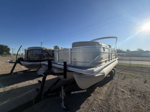 Another view of 2018 STARCRAFT EX22 TRIPLE 115HP LEGS BUNK TRAILER for sale in Fargo, ND at McLaughlin's RV and Marine - Fargo