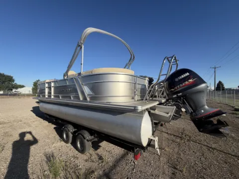 More photos of 2018 STARCRAFT EX22 TRIPLE 115HP LEGS BUNK TRAILER at McLaughlin's RV and Marine - Fargo, ND