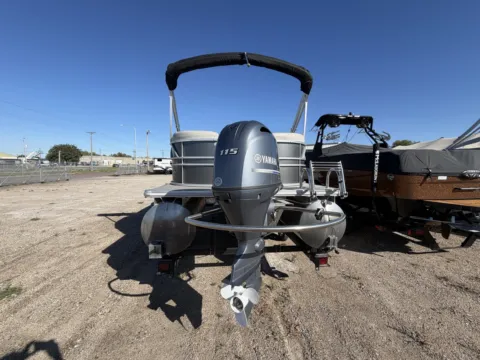 More photos of 2021 SYLVAN MIRAGE 820 LZ 115HP LEGS BUNK TRAILER COVER at McLaughlin's RV and Marine - Fargo, ND