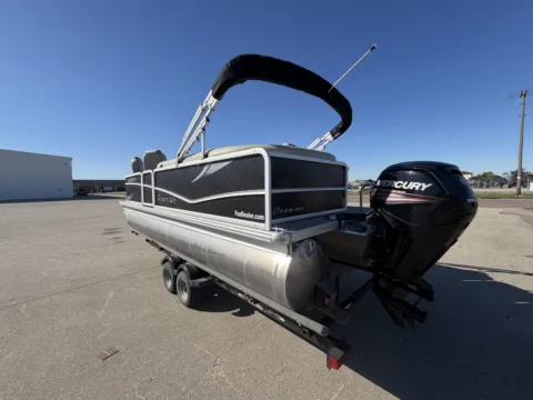 More photos of 2016 PREMIER SUNSATION 220 115HP LEGS BUNK TRAILER at McLaughlin's RV and Marine - Fargo, ND