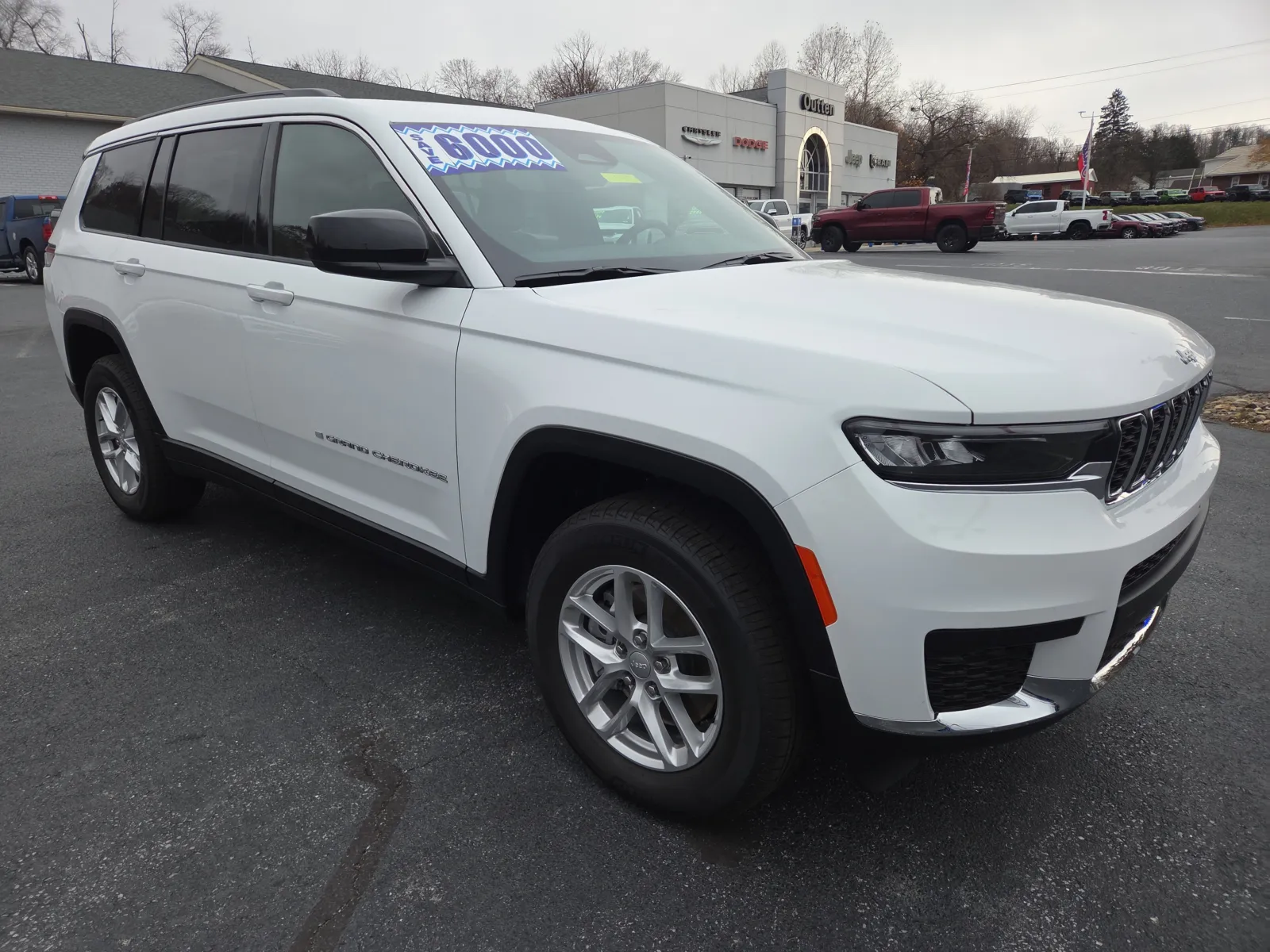 2025 Jeep Grand Cherokee L Laredo's photo