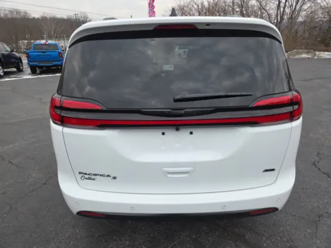 Another view of 2026 Chrysler Pacifica Select for sale in Hamburg, PA at Outten Chrysler Dodge Jeep RAM of Hamburg