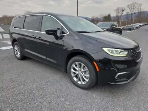 Black 2026 Chrysler Pacifica Limited for sale in Hamburg, PA