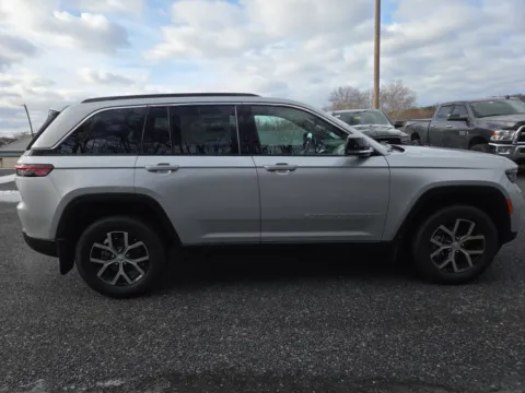Photos of 2025 Jeep Grand Cherokee Limited for sale in Hamburg, PA at Outten Chrysler Dodge Jeep RAM of Hamburg