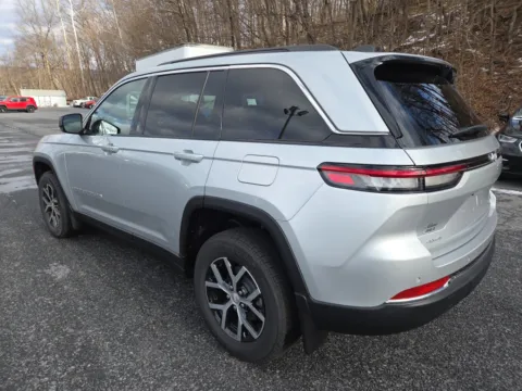More photos of 2025 Jeep Grand Cherokee Limited at Outten Chrysler Dodge Jeep RAM of Hamburg, PA