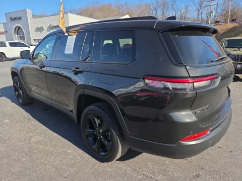 More photos of 2023 Jeep Grand Cherokee L Limited at Outten Chrysler Dodge Jeep RAM of Hamburg, PA