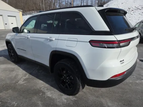 More photos of 2026 Jeep Grand Cherokee Laredo Altitude at Outten Chrysler Dodge Jeep RAM of Hamburg, PA