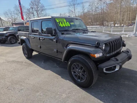 Gray 2025 Jeep Gladiator Sport S for sale in Hamburg, PA