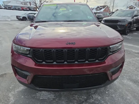 More photos of 2025 Jeep Grand Cherokee Altitude X at Outten Chrysler Dodge Jeep RAM of Hamburg, PA