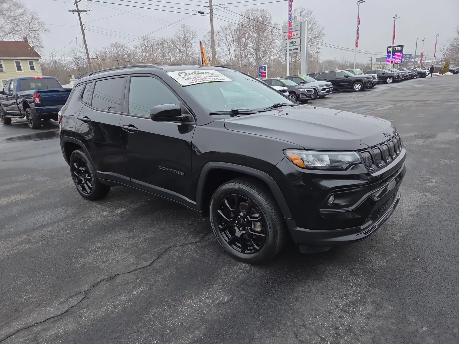 Black 2022 Jeep Compass Altitude for sale in Hamburg, PA