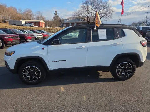More photos of 2025 Jeep Compass Trailhawk at Outten Chrysler Dodge Jeep RAM of Hamburg, PA