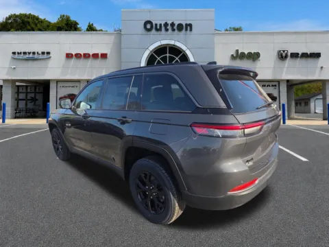 More photos of 2026 Jeep Grand Cherokee Laredo Altitude at Outten Chrysler Dodge Jeep RAM of Hamburg, PA