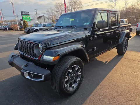 More photos of 2026 Jeep Gladiator Sahara at Outten Chrysler Dodge Jeep RAM of Hamburg, PA